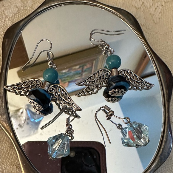 Earrings lot of two Gold Toned Blue - Picture 3 of 4